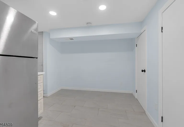 110 S Devine St — Photo 17