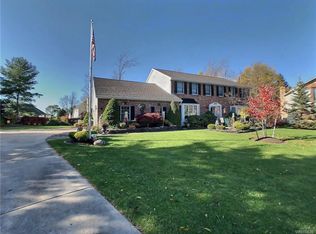 5886 Bent Brook Ct, East Amherst, NY 14051