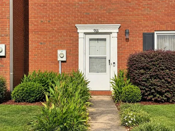 966 Park Gate Pl, Stone Mountain, GA 30083