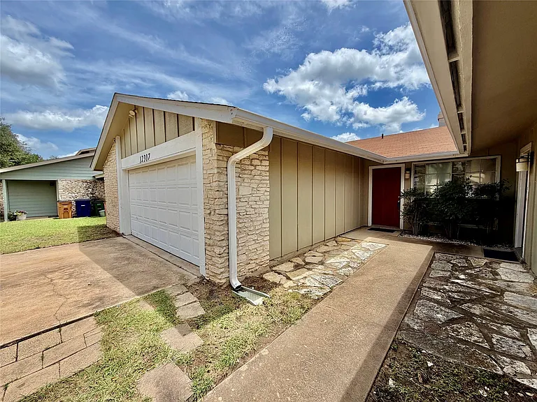 12317 Willow Wild Dr #B — Photo 4