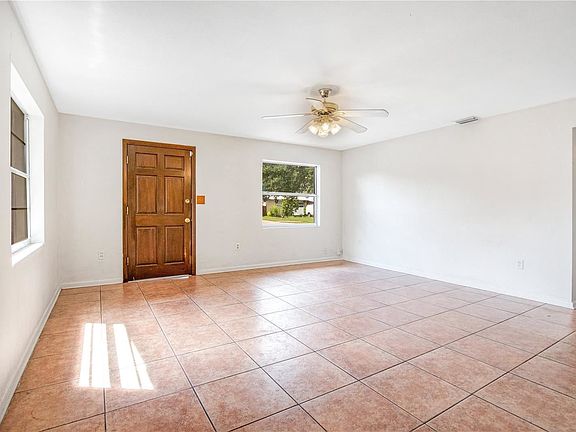 4th image of 8307 Calais Cir