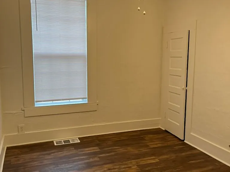 1066 Pine St — Photo 12