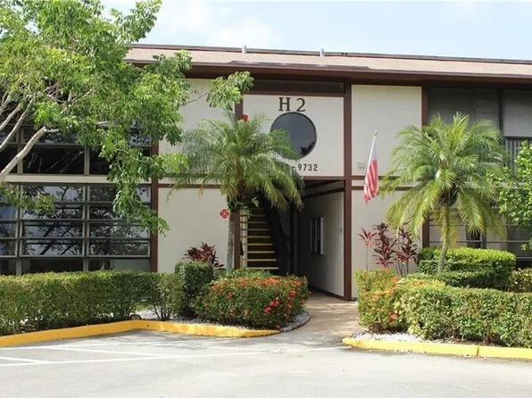 9728 S Belfort Circle #206, Tamarac, FL 33321