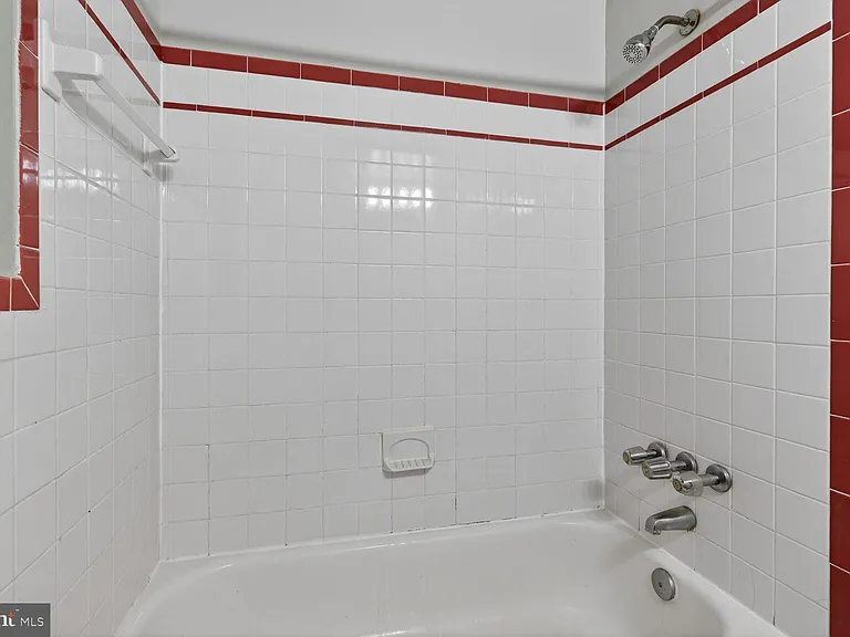 1820 Swann St NW #4 — Photo 8