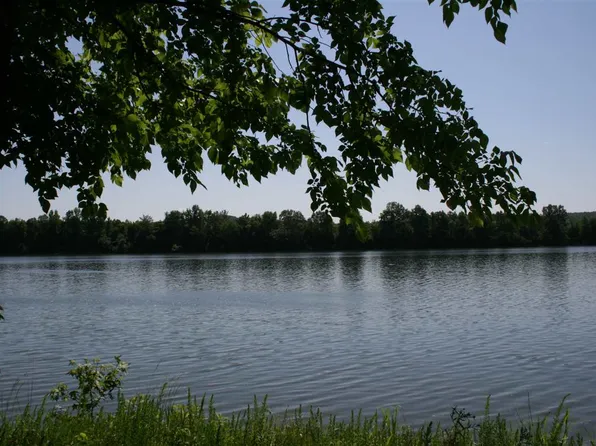 000 Poplar Rdg, Parsons, TN 38363