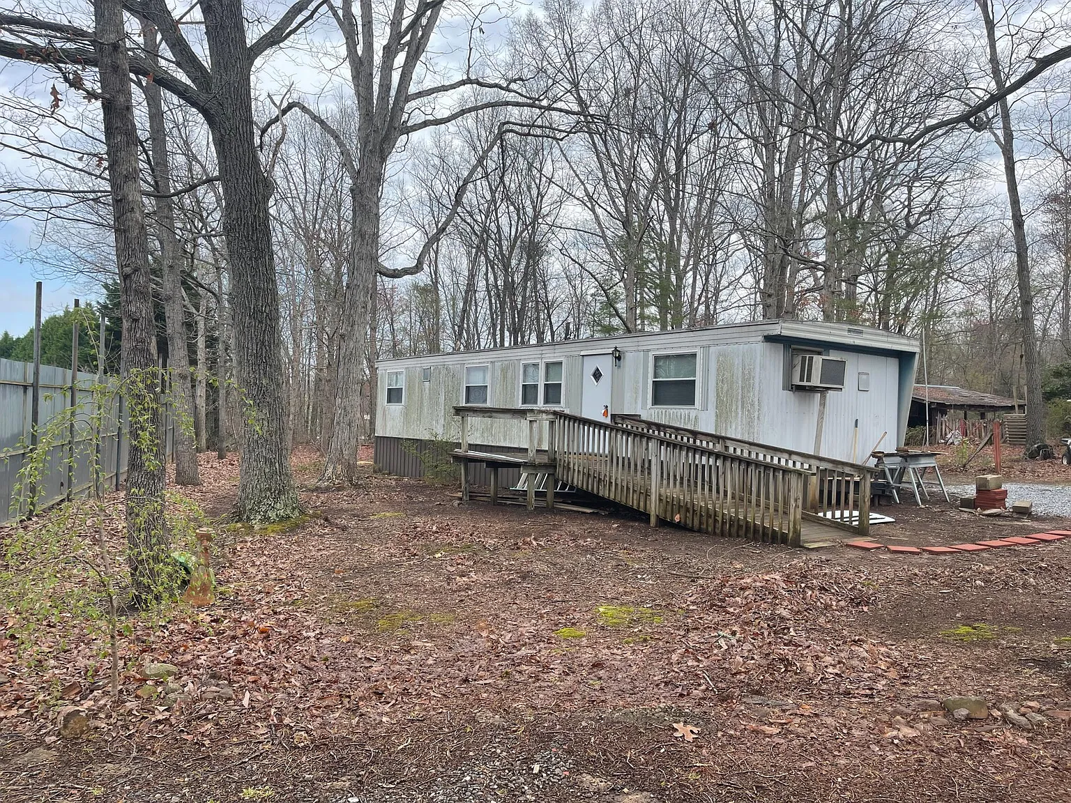 2 bed, $730 — Photo 1