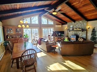 114 Sycamore Ln, Greentown, PA 18426