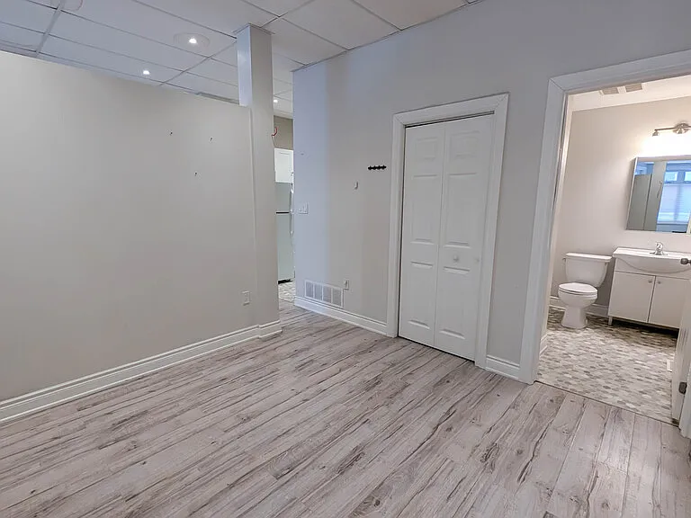 595 King St #4 — Photo 9