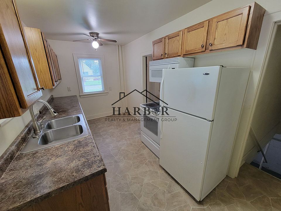 1st image of 907 8th St #9075