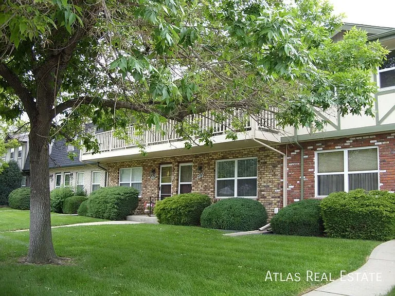 2565 Iris St — Photo 1
