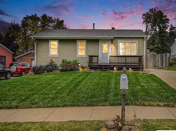 4124 Southern Hills Dr, Bellevue, NE 68147