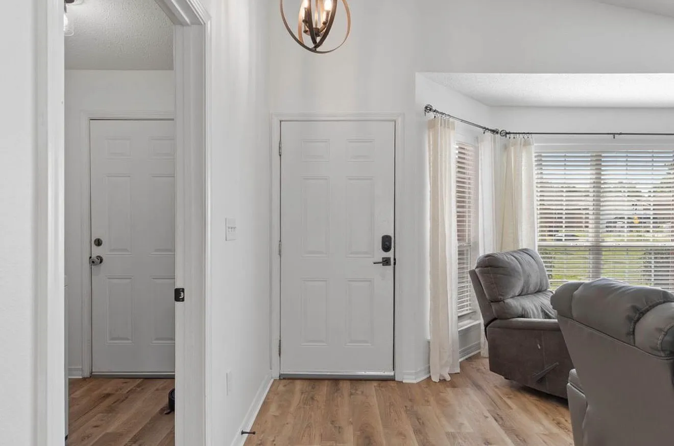 3 bed, 1674 sqft, $2,100 — Photo 4