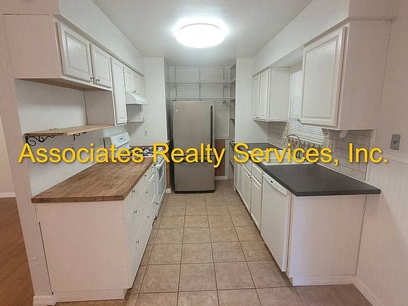 4th image of 2539 NW 49th Pl