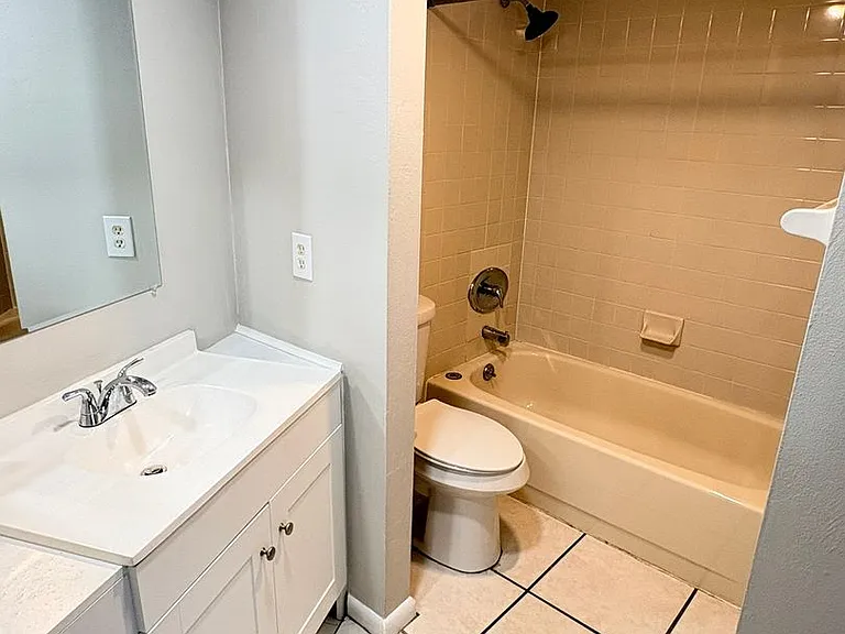 1123 SW 48th Ter #106 — Photo 20