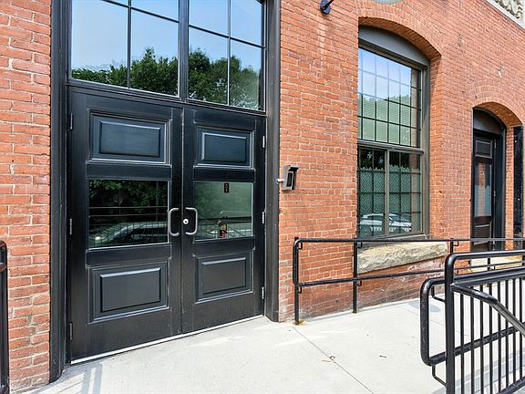 3rd image of 55 Sterling St #103