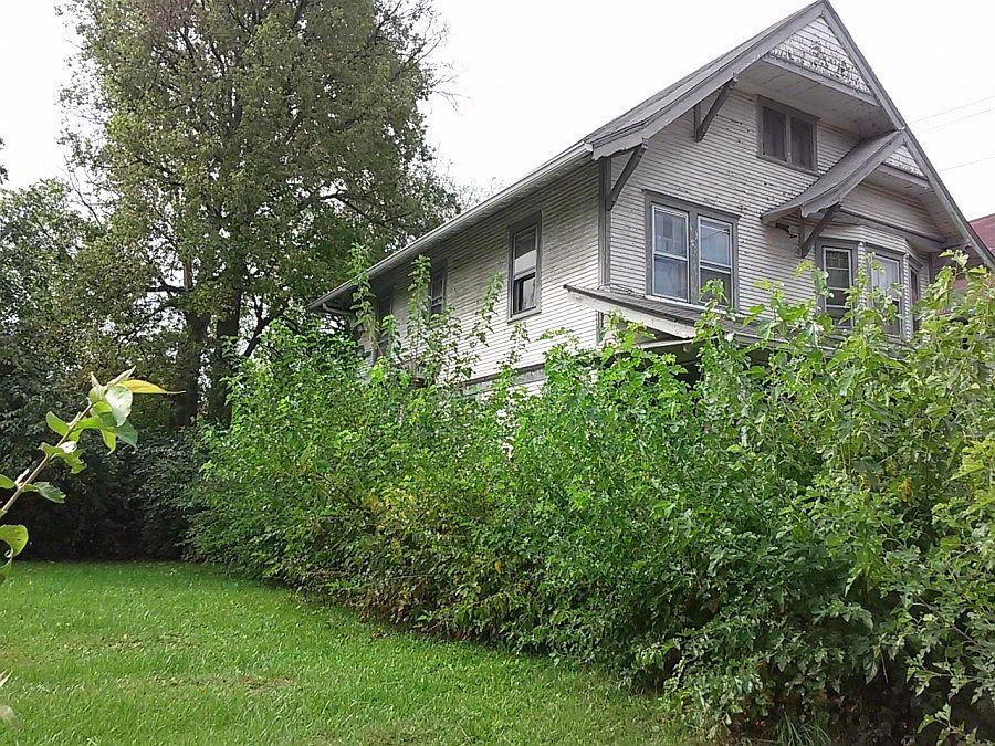 2nd image of 619 E 32nd St