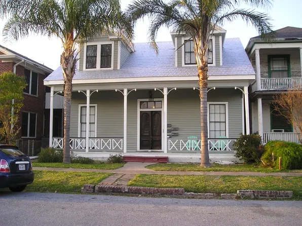 1522 Winnie St APT 2, Galveston, TX 77550