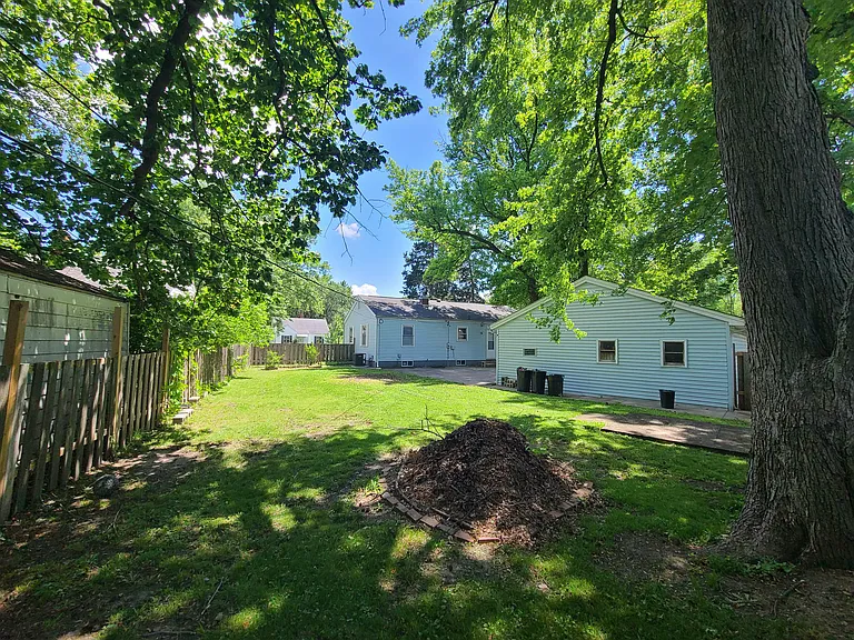 2101 Pickett St — Photo 13