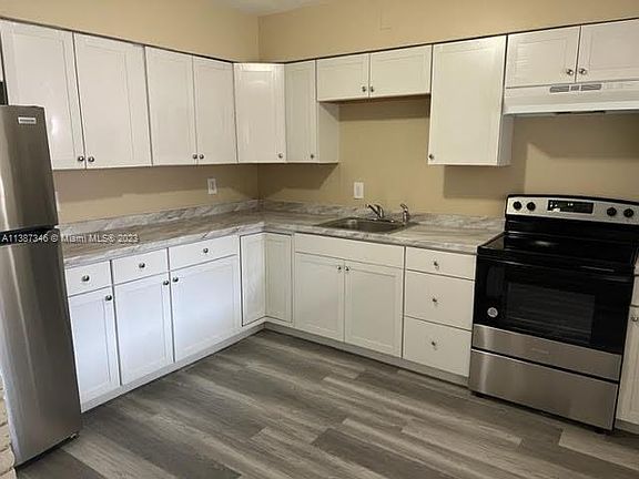 2nd image of 495 E Melrose Cir