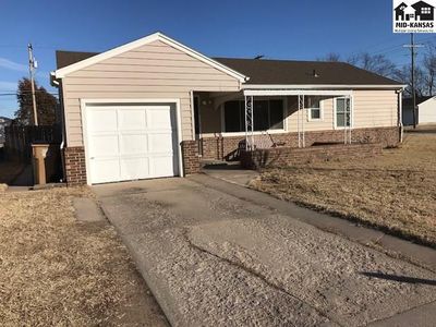 1046 College Ln, Hutchinson, KS, 67501