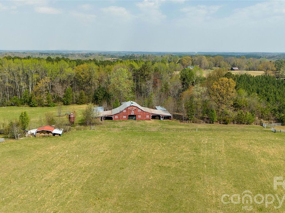 1st image of 9 Raintree Farm Ln