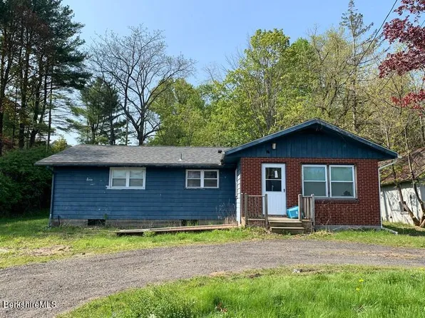 16 E Main St, Cheshire, MA 01225