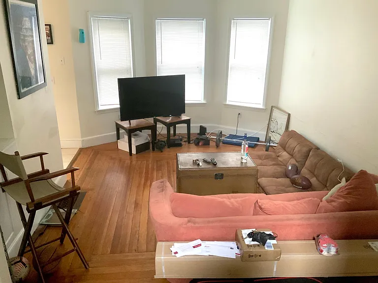107 Bartlett St #1 — Photo 4