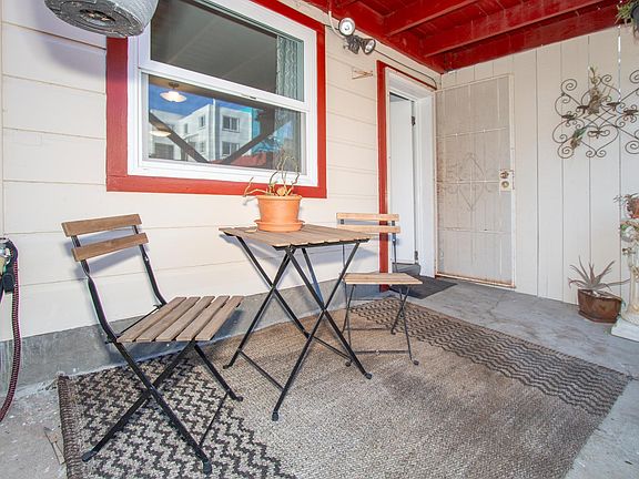 5th image of 1446 46th Ave Unit B