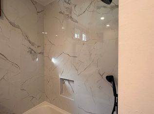 3021 W Clark Ave, Burbank, CA 91505