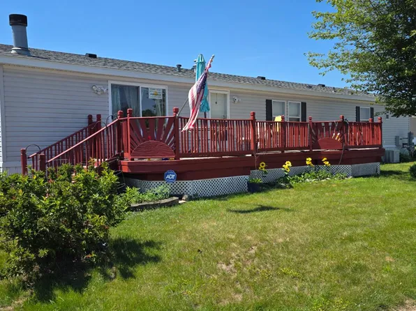 528 Washington St, Belleville, MI 48111