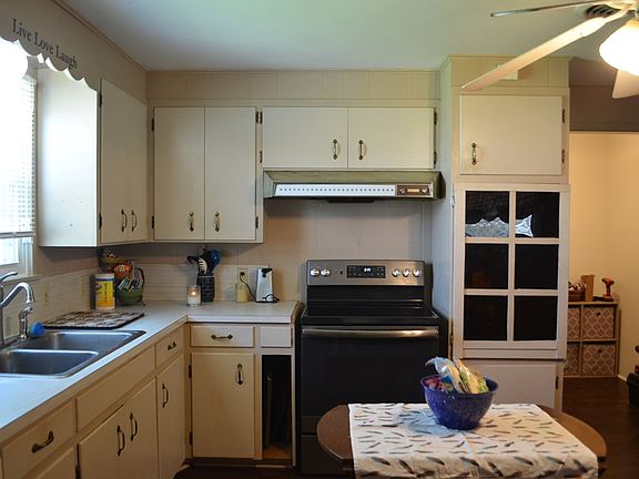 3rd image of 4202 S Faye Ave