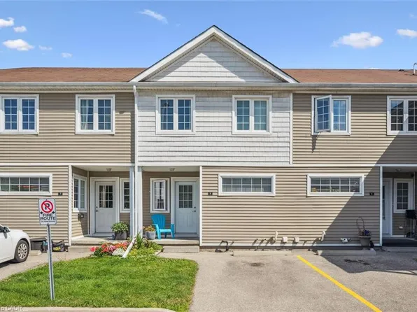 23 Howe Dr #8, Kitchener, ON N2E 1J3