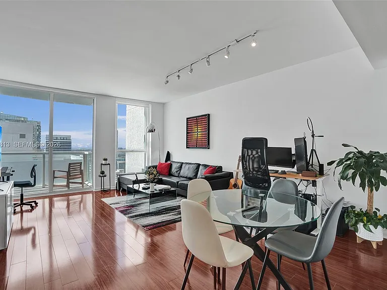 253 NE 2nd St #3304 — Photo 8