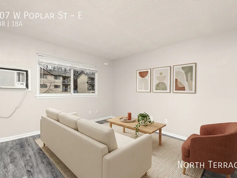 Poplar Place — Photo 6