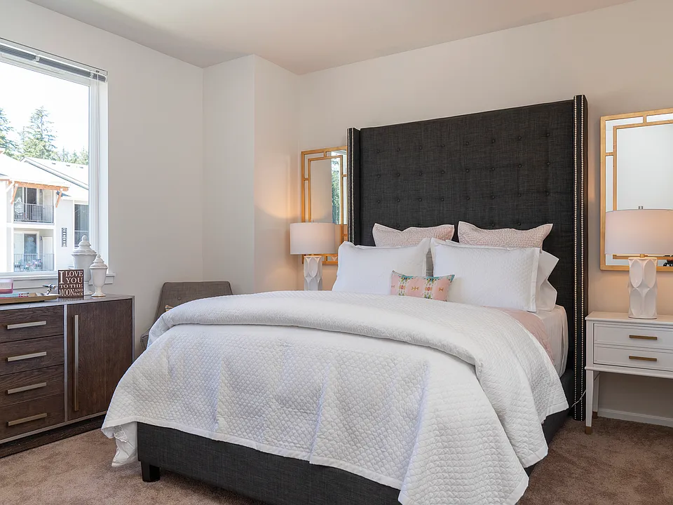 1x1 Deluxe l Model Bedroom