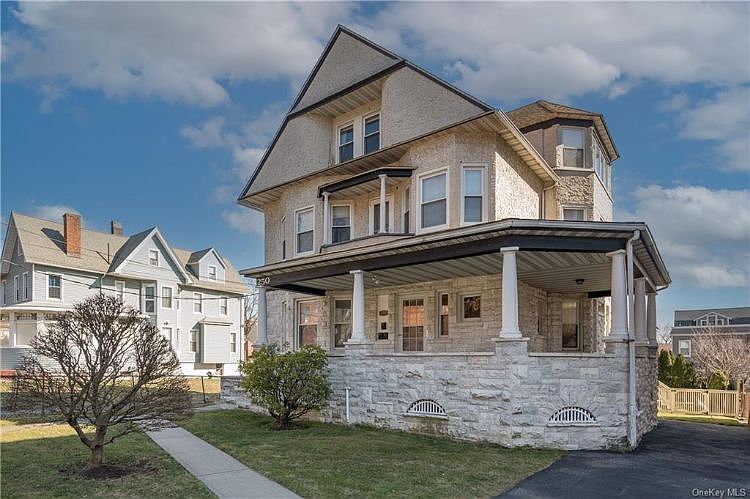 1st image of 250 E Prospect Ave