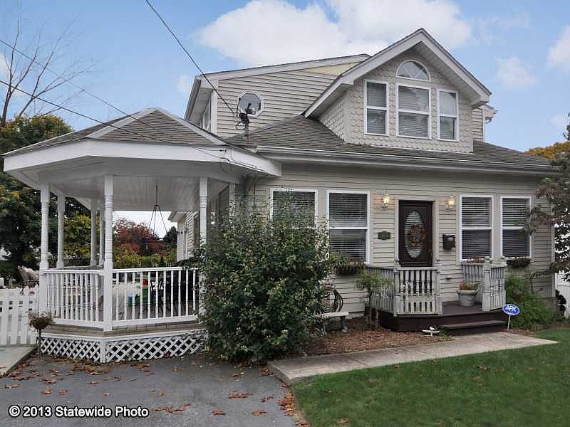 1st image of 164 Gladstone St