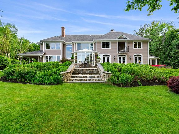 3rd image of 6 Wildwood Lane
