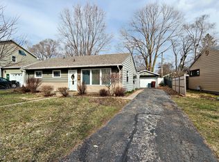 1518 Walnut Dr, Woodstock, IL 60098