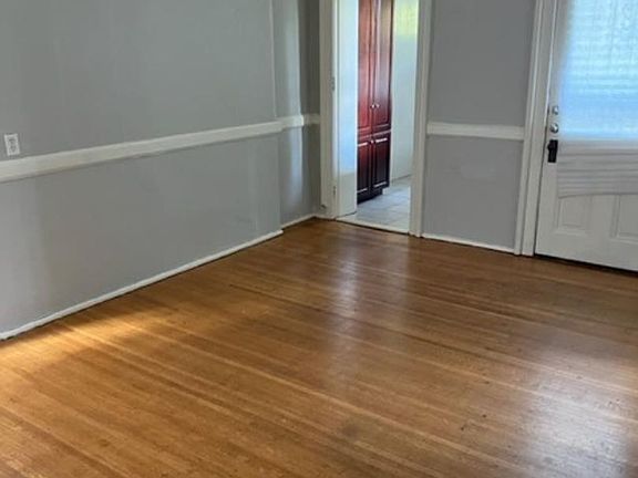2nd image of 517 W Saint Catherine St #2