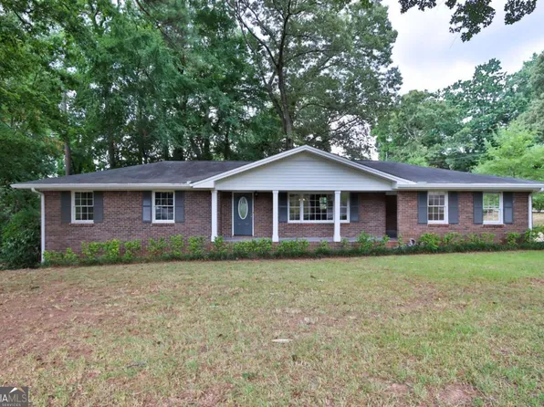 5555 Woodland Dr, Douglasville, GA 30135