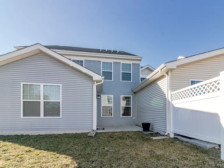 35059 Dundee St — Photo 32