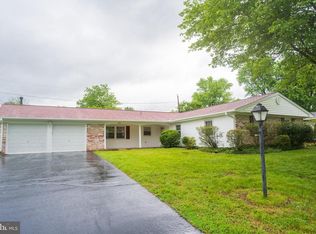 13116 Moss Ranch Ln, Fairfax, VA 22033