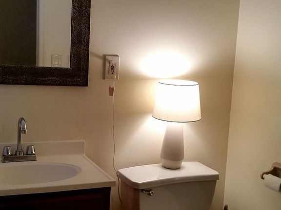 4th image of 2027 Pacific St APT 4E