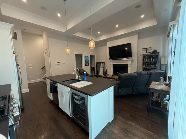 719 E 5th St #2, Boston, MA 02127