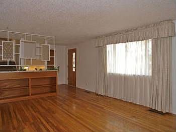 5th image of 555 N Parkway Ave
