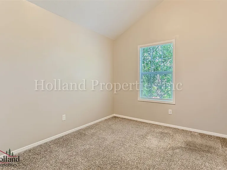 3133 NE 13th Pl — Photo 19