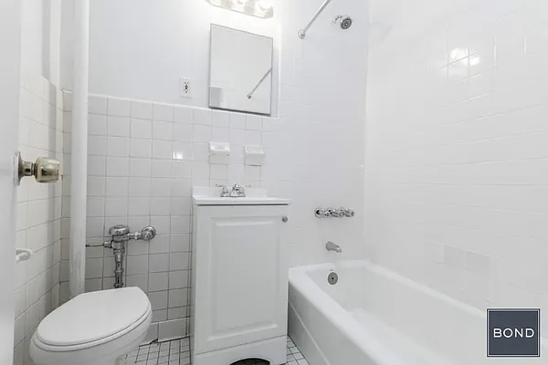 Rented by Bond New York | media 8