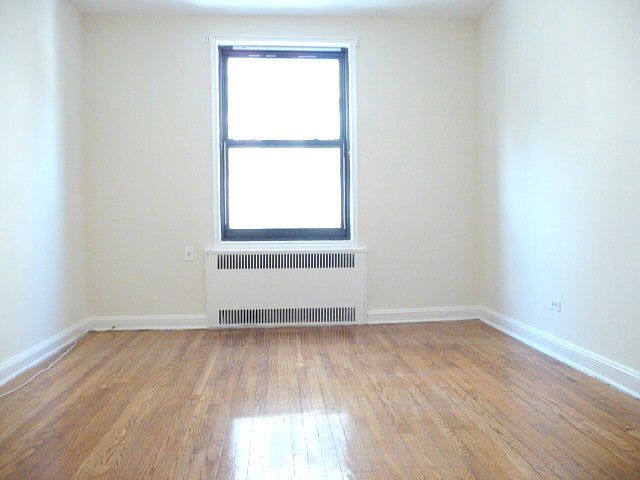 2nd image of 218 E 29th St #5AC