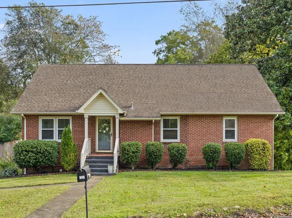 109 E Meadowbrook Dr, Chattanooga, TN 37415